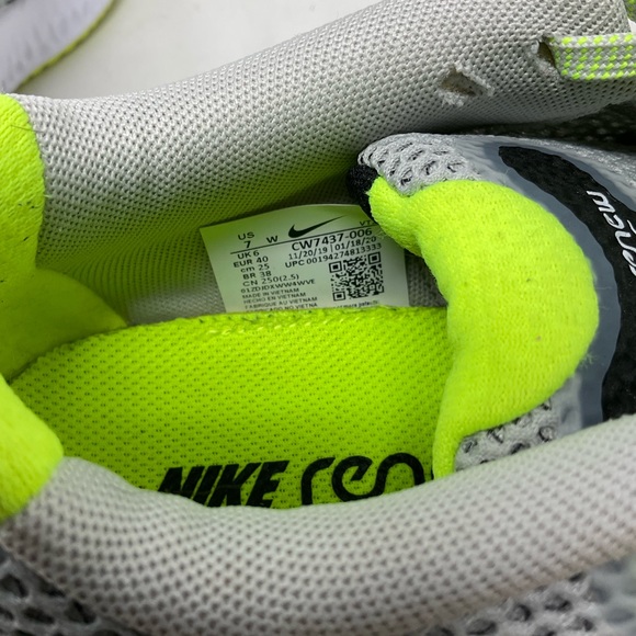Nike Renew Run Grey Black White Green CW7437-006 Size 7 Men's, 9.5 Women's Wide - Picture 7 of 7